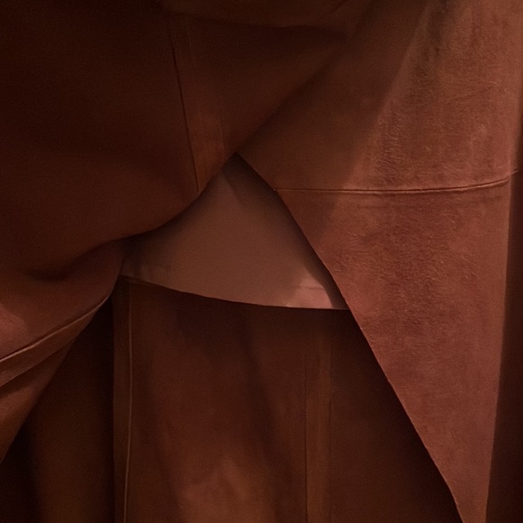 🍁🍂🍃 Suede A line skirt! Seamed detail! Excellent condition! Barely worn! - Picture 3 of 9